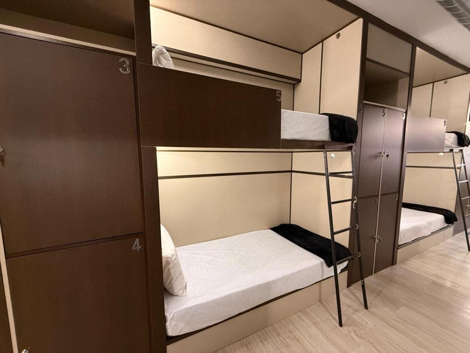 Hostal Tkh-rooms Mate Madrid