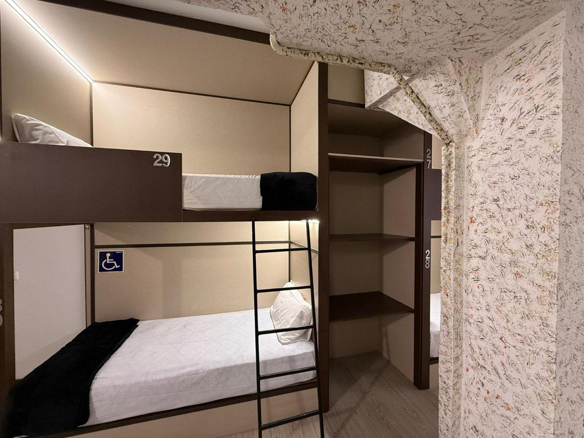 Tkh-rooms Mate
