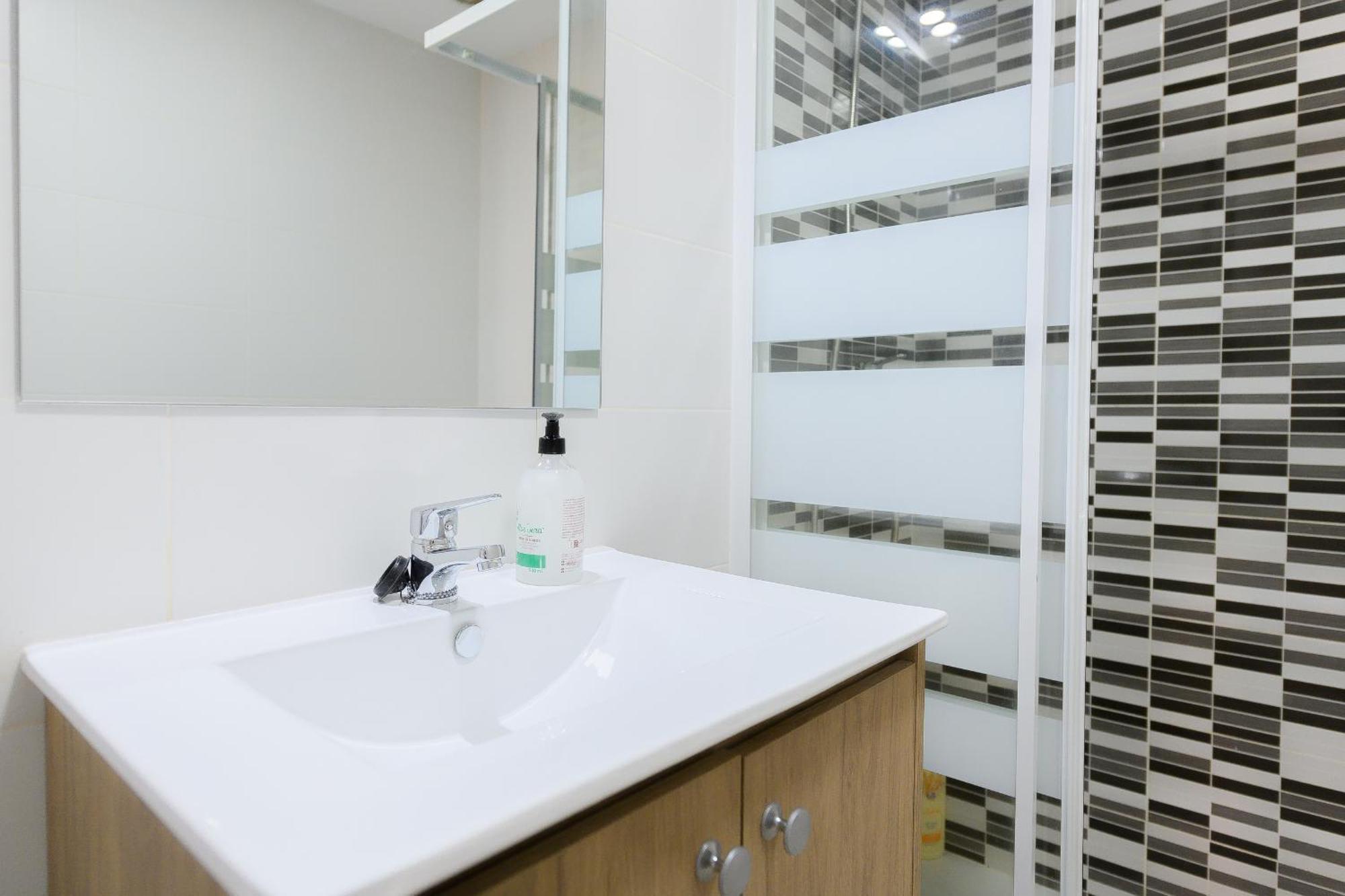 Apartamento For Acogedor Temporal De Un En Chamartin Mma323a *