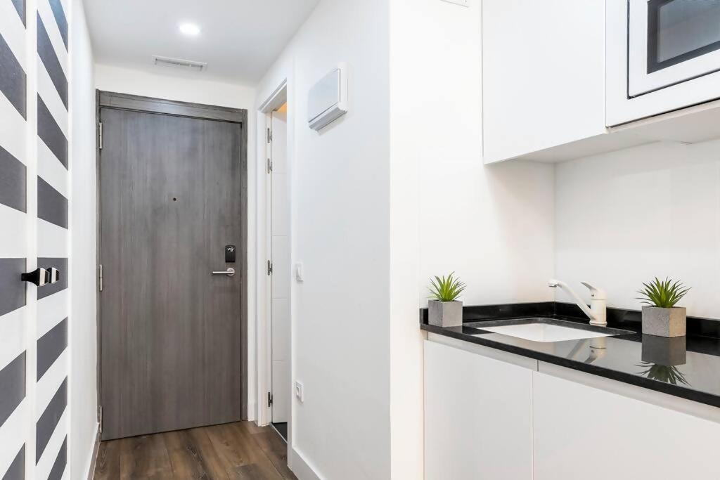 Location In The Of 166 Apartment *