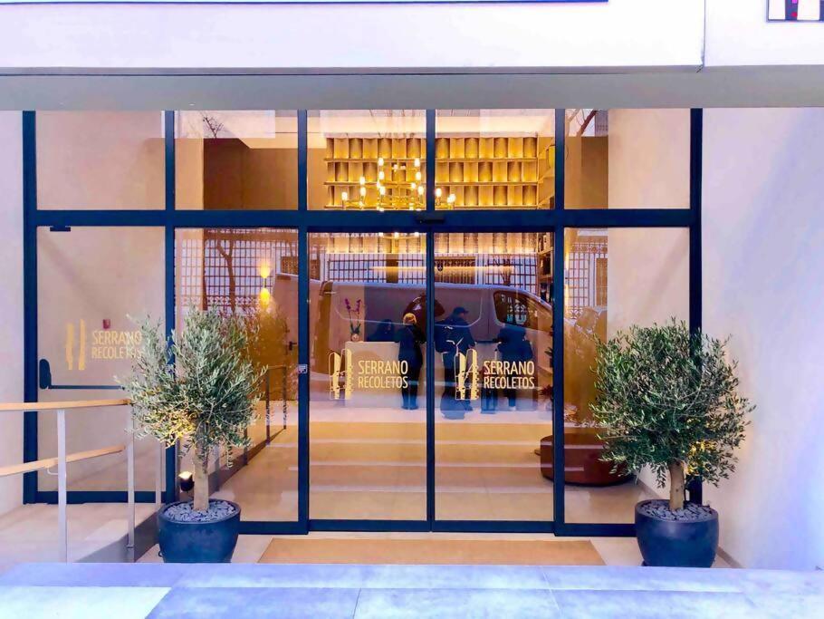 Location In The Of 166 Apartment *