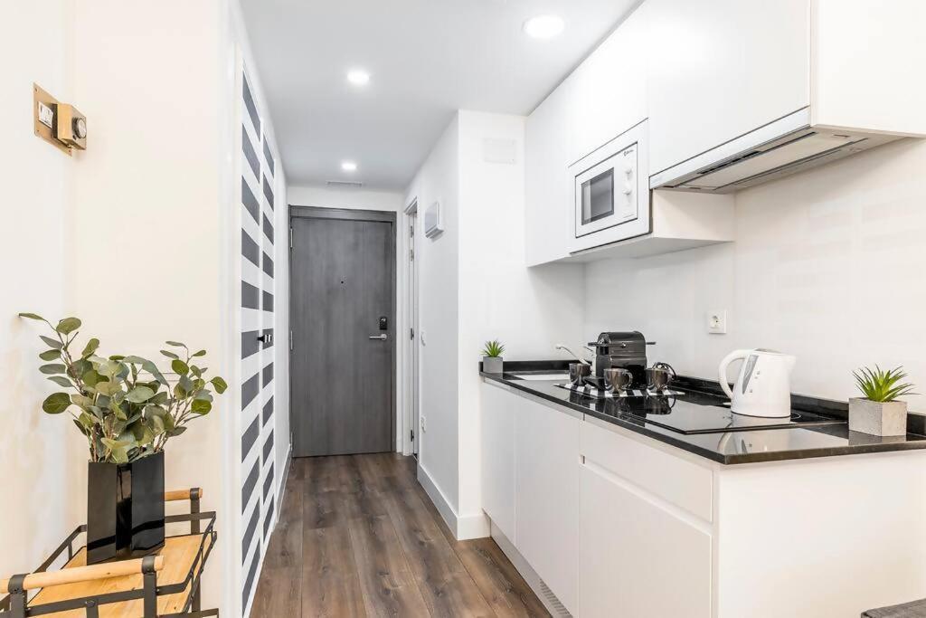 Location In The Of 166 Apartment *