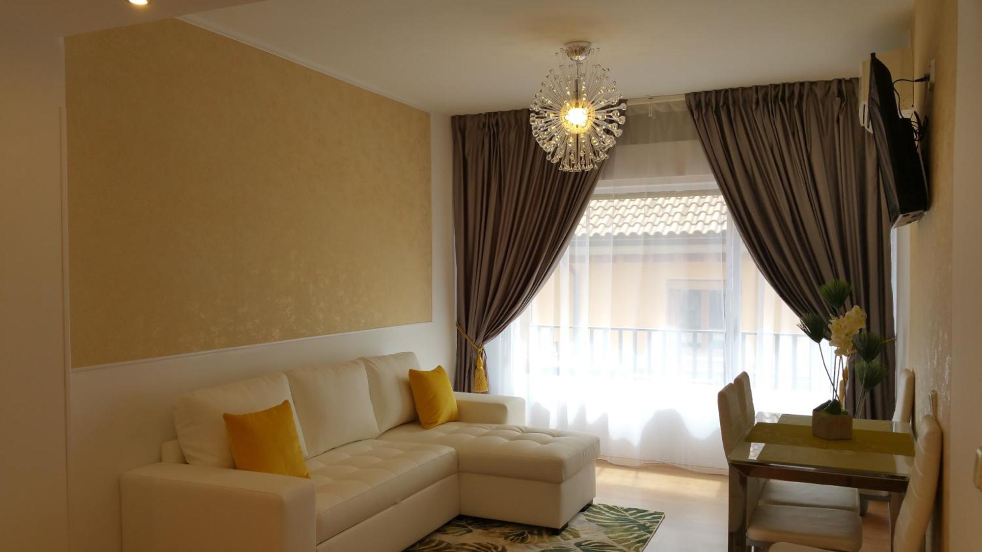 Plaza Apartamento *