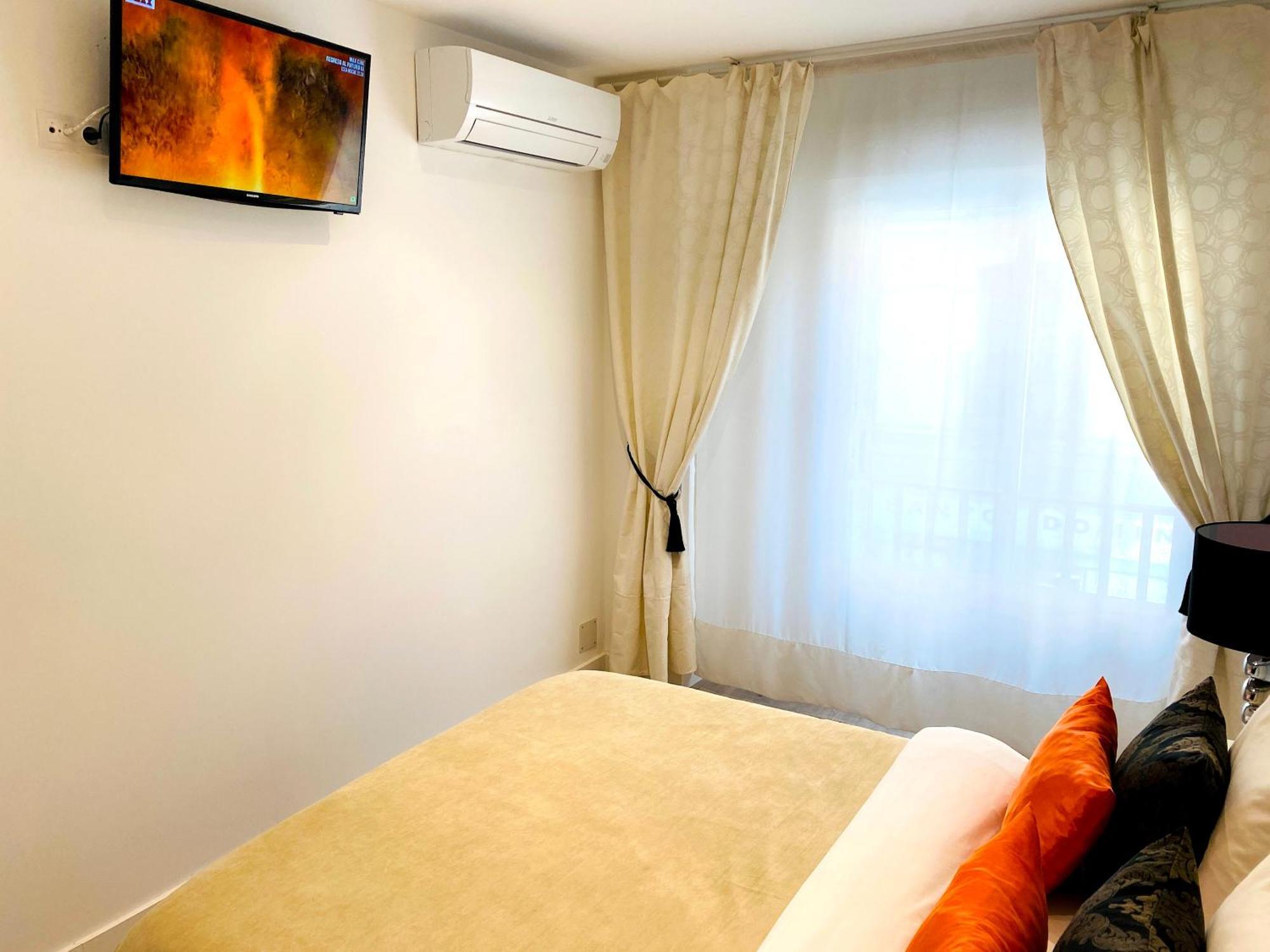 Plaza Apartamento