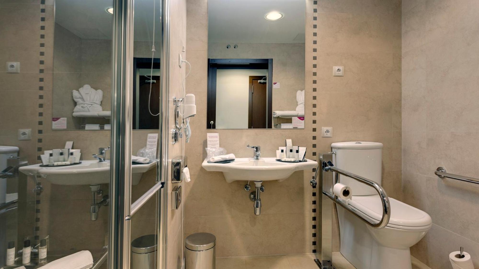 Crowne Plaza Airport Hotel