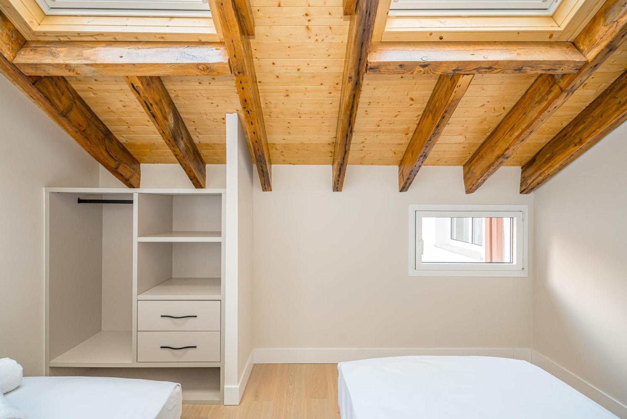 Apartment Gran Via Xv Calle De Conchas 4br 4bh Madrid