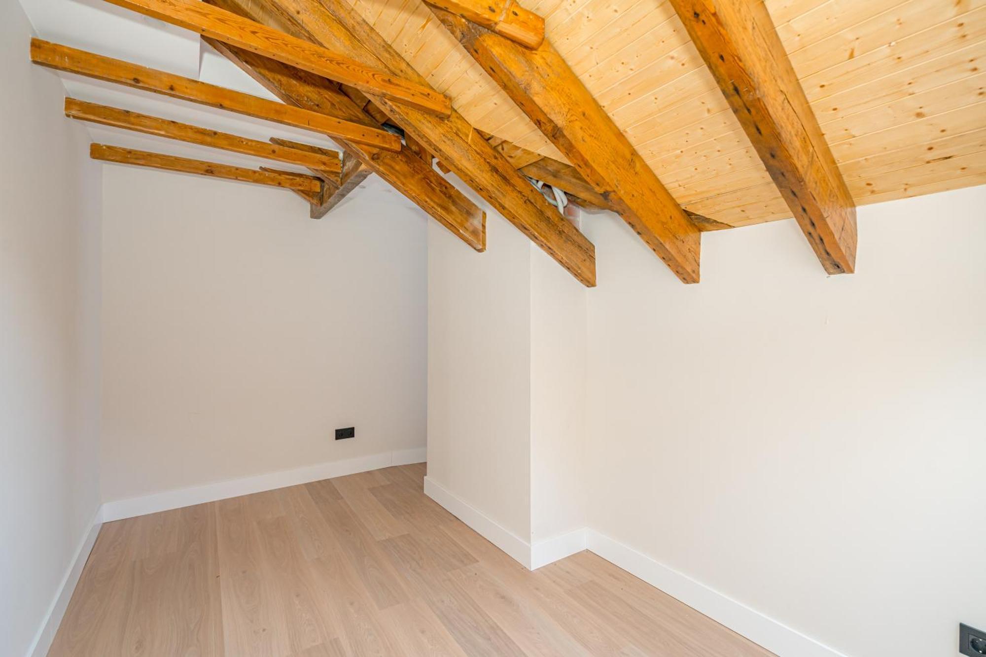 Gran Via Xv Calle De Conchas 4br 4bh *