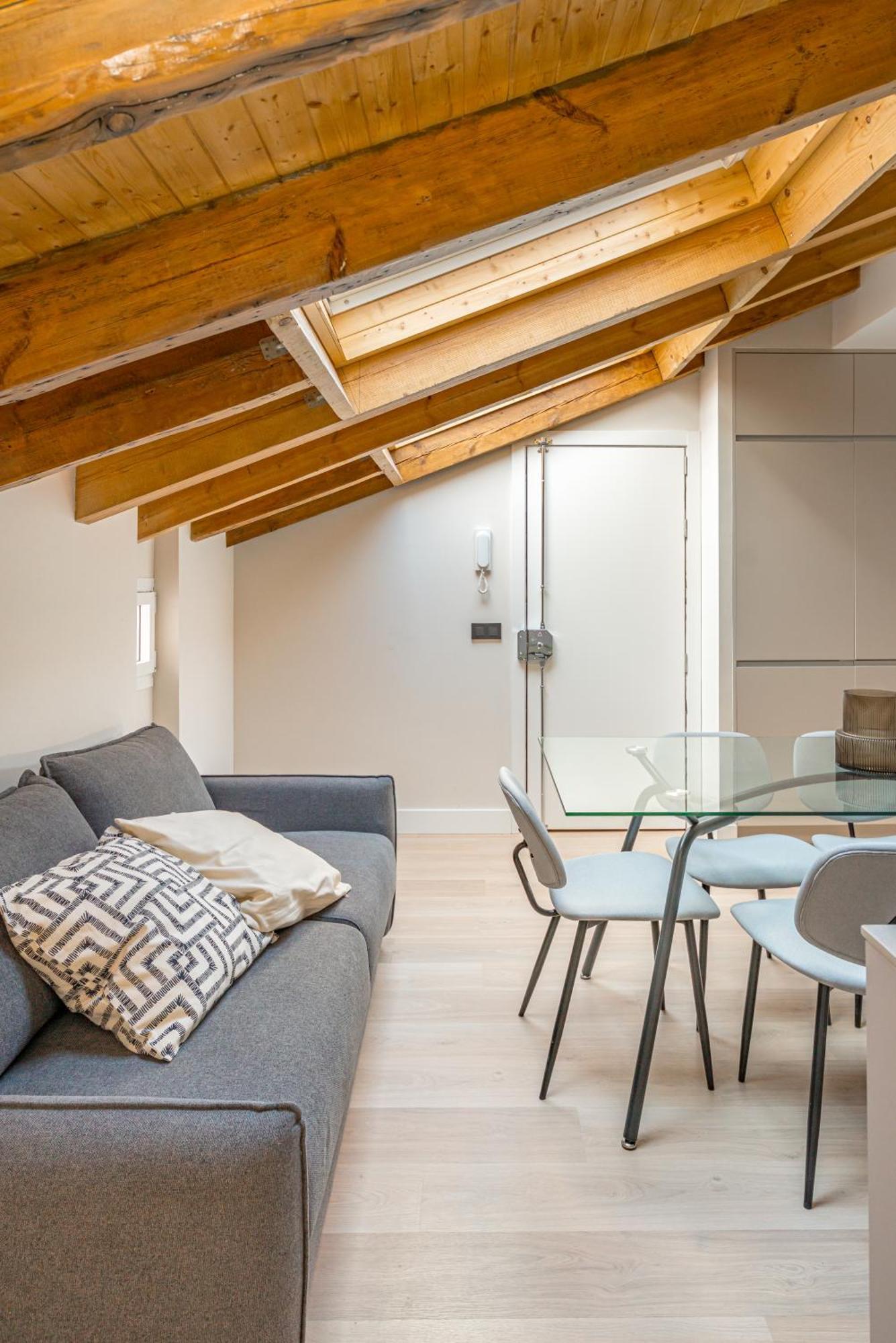 Gran Via Xv Calle De Conchas 4br 4bh Madrid