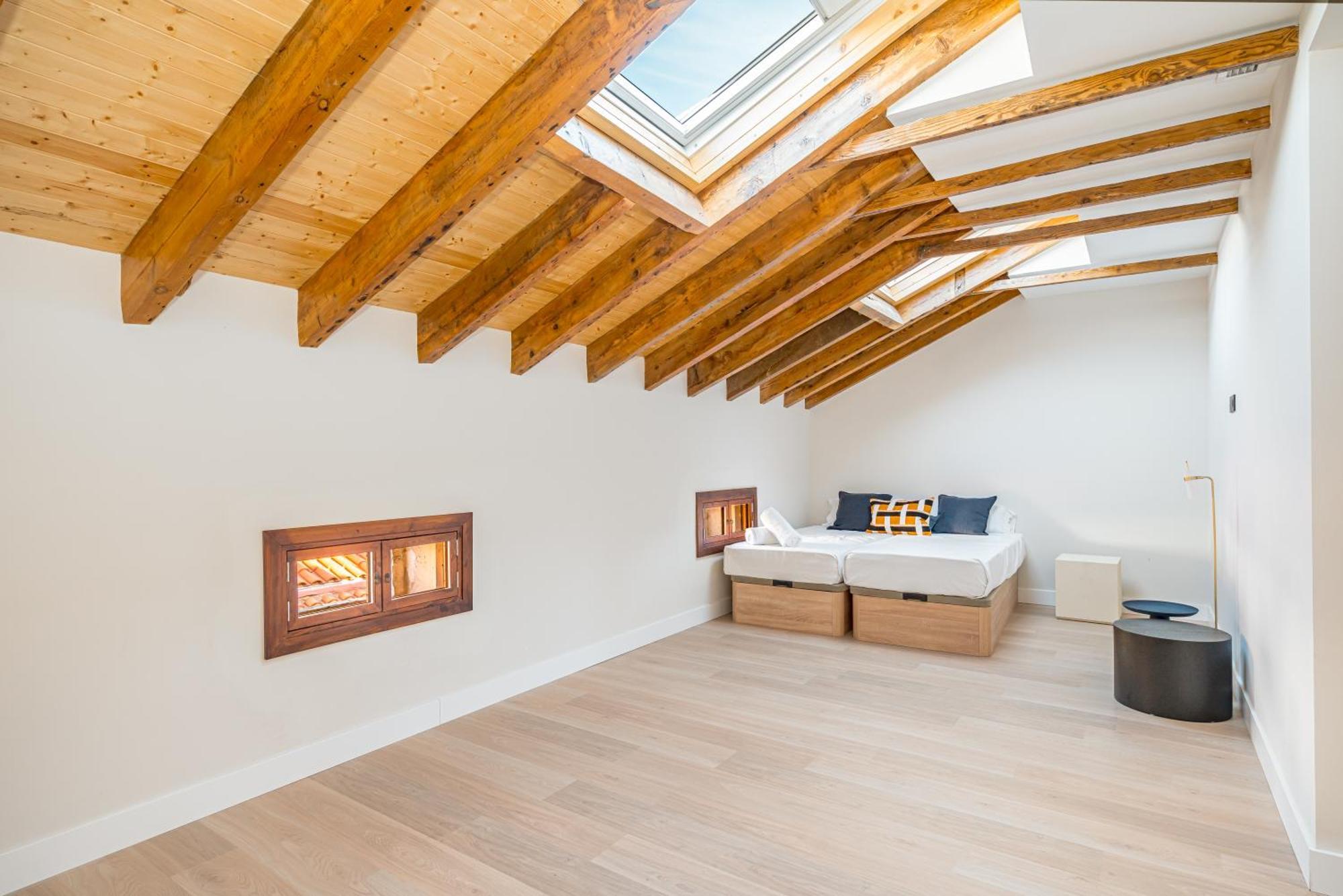 Gran Via Xv Calle De Conchas 4br 4bh Apartment Madrid