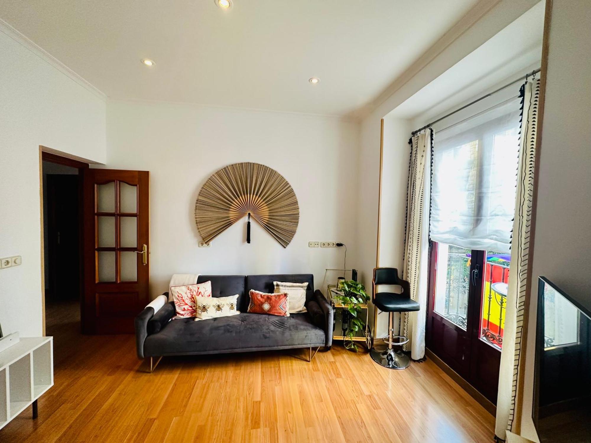 Privada Con Balcones, Centro Madrid, Malasana Habitación en casa particular