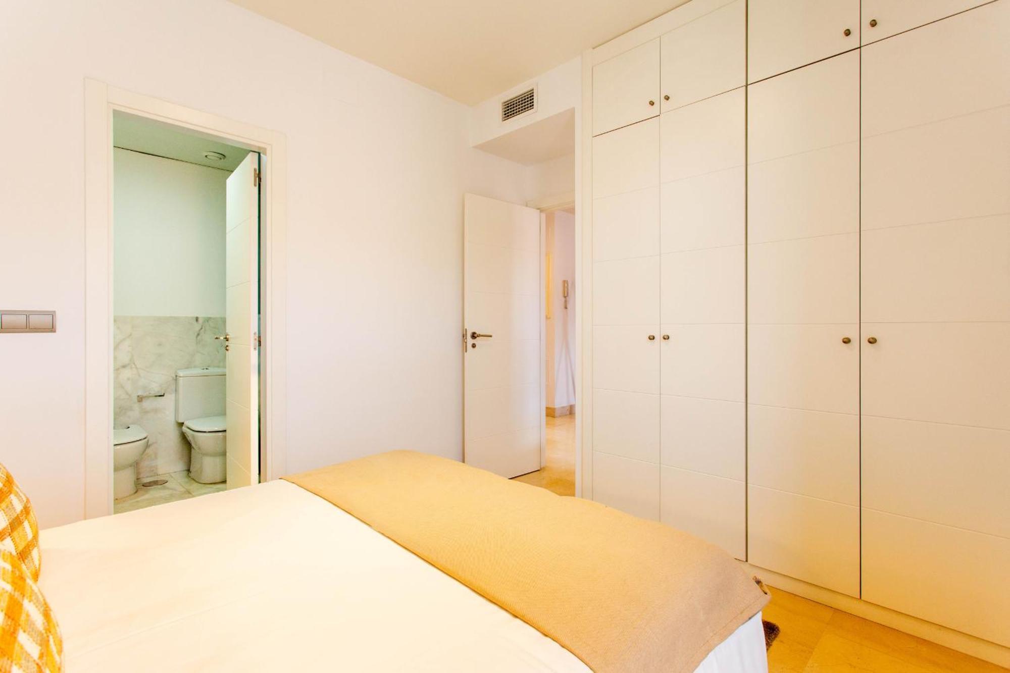 Mit House Echegaray En * Madrid