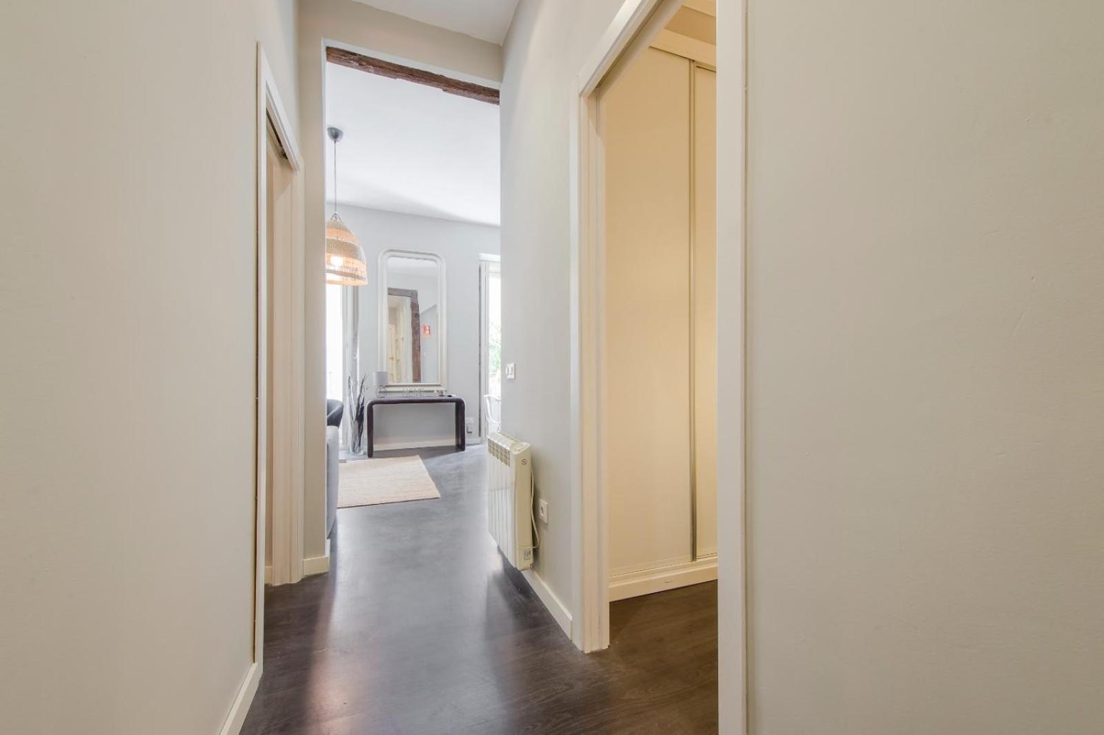 Great 6pax In The Heart Of Center Apartment