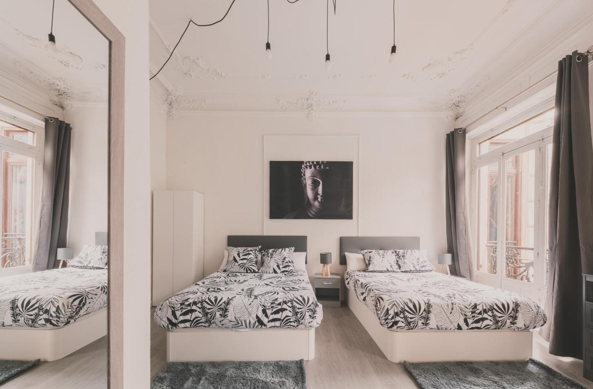 Apartamento Amplio Piso De 7 Habs, 4 Banos Sobre Calle Gran Via