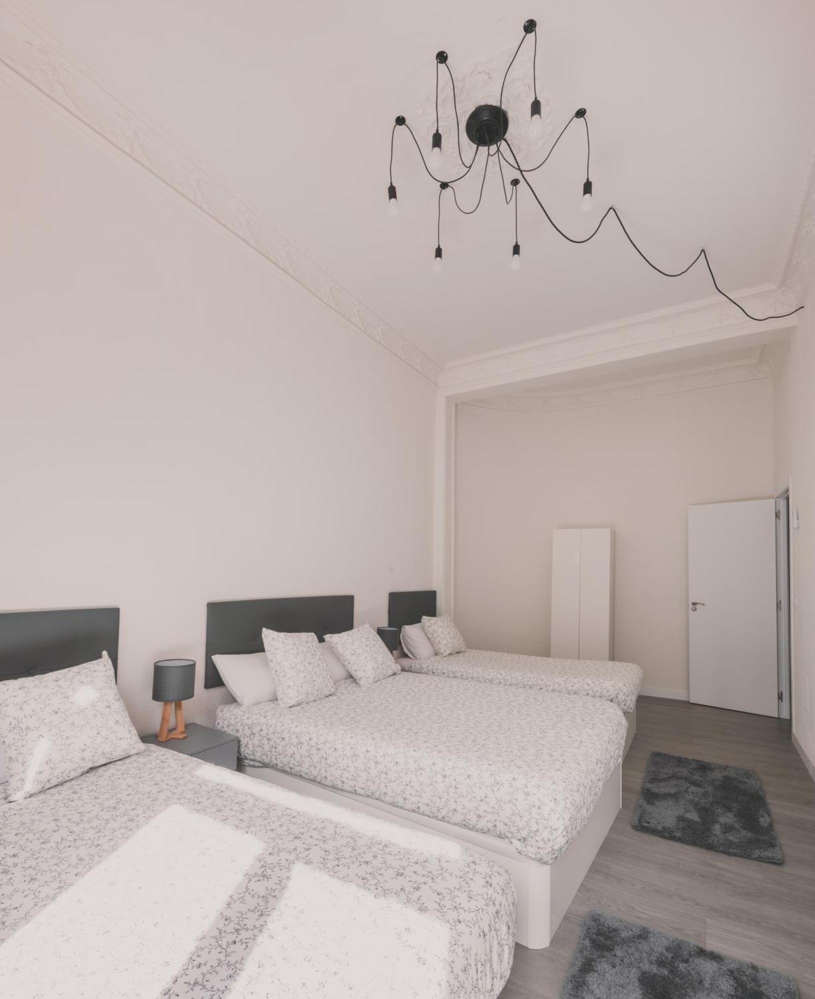 Amplio Piso De 7 Habs, 4 Banos Sobre Calle Gran Via Apartamento *