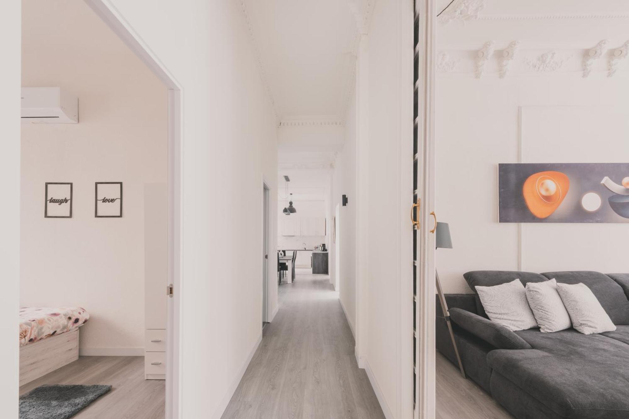 Amplio Piso De 7 Habs, 4 Banos Sobre Calle Gran Via Apartamento