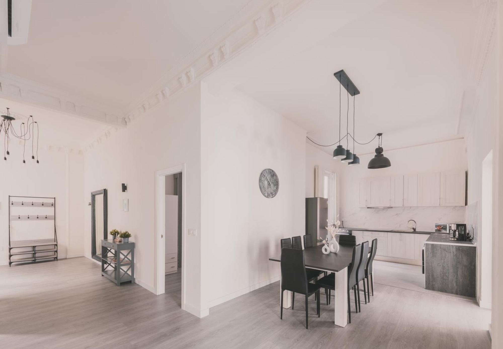 Apartamento Amplio Piso De 7 Habs, 4 Banos Sobre Calle Gran Via
