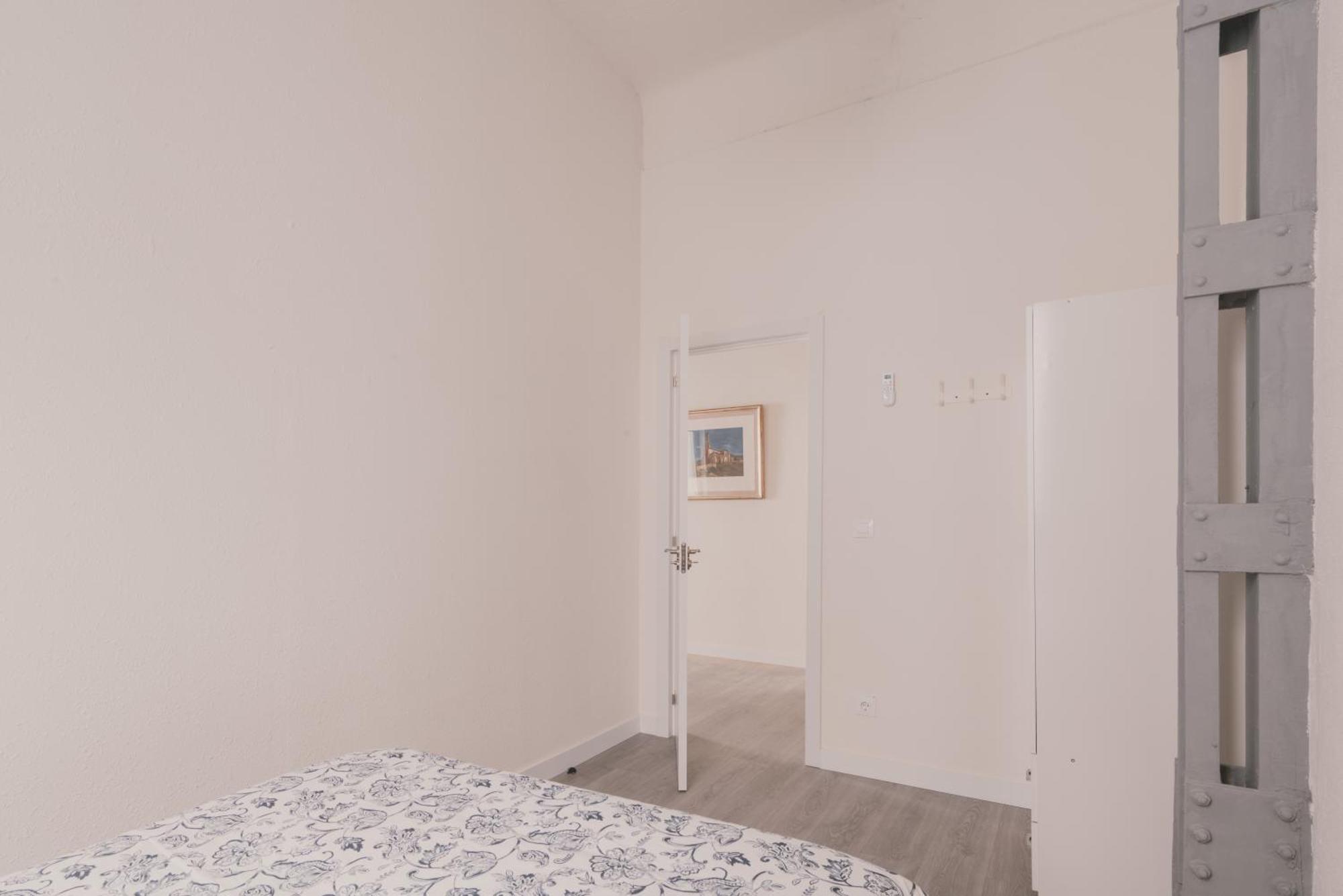 Apartamento Amplio Piso De 7 Habs, 4 Banos Sobre Calle Gran Via Madrid