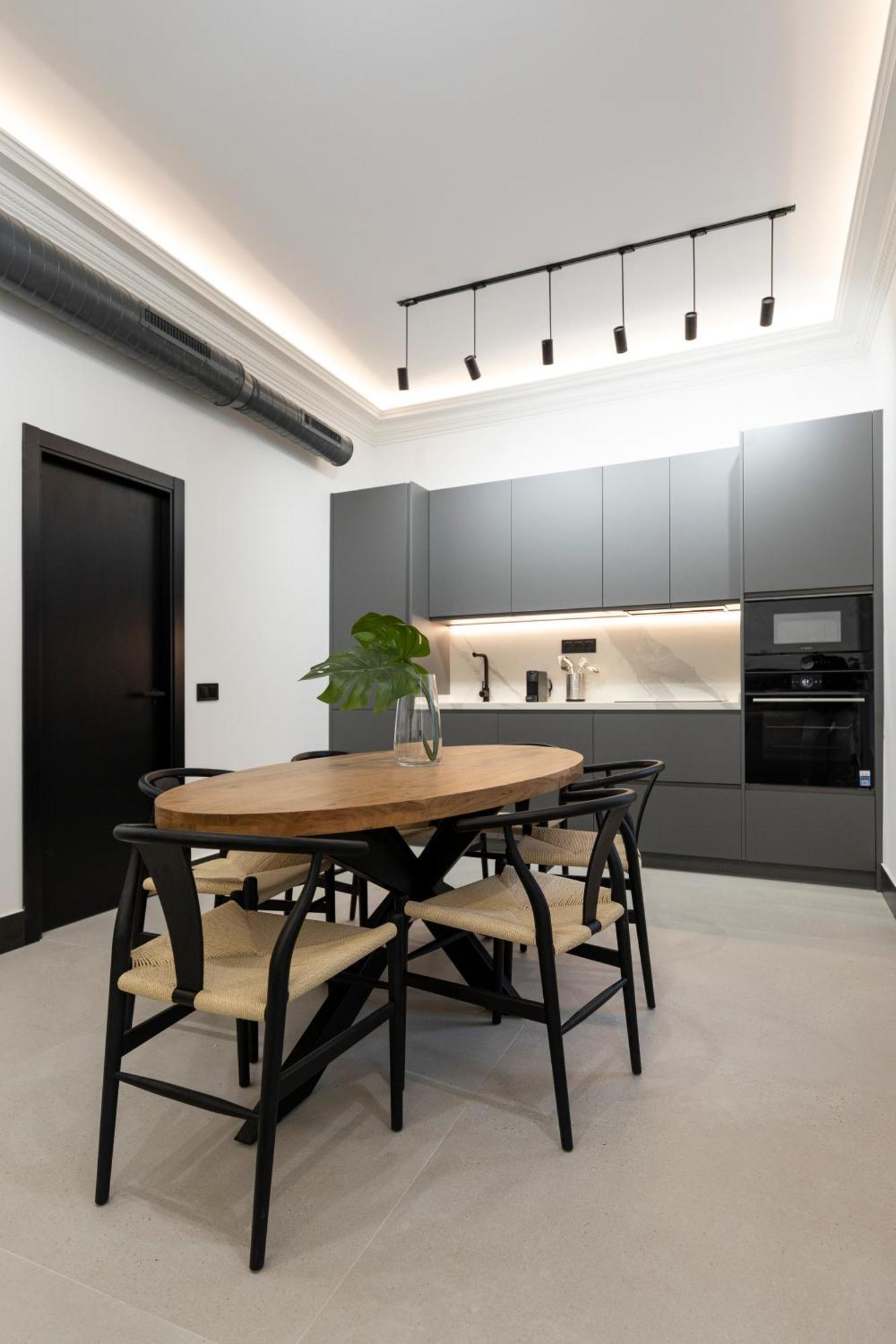 Luxury Almagro 2bd-3bth By Madrid4you Apartamento *