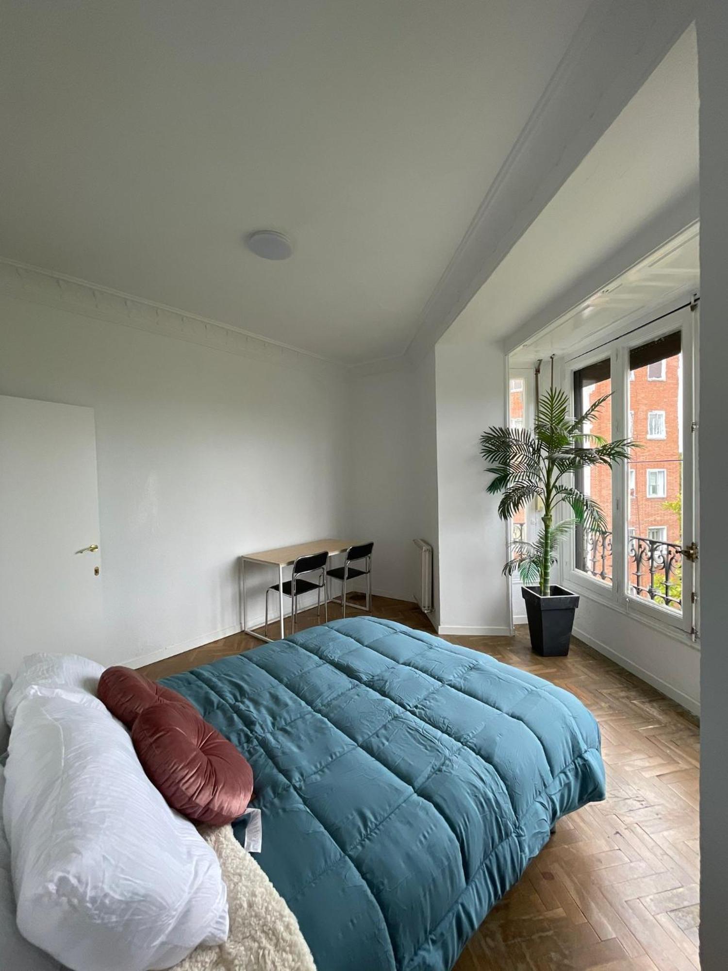 First Stop- Lope De Vega's Dream Coliving Pensión Madrid