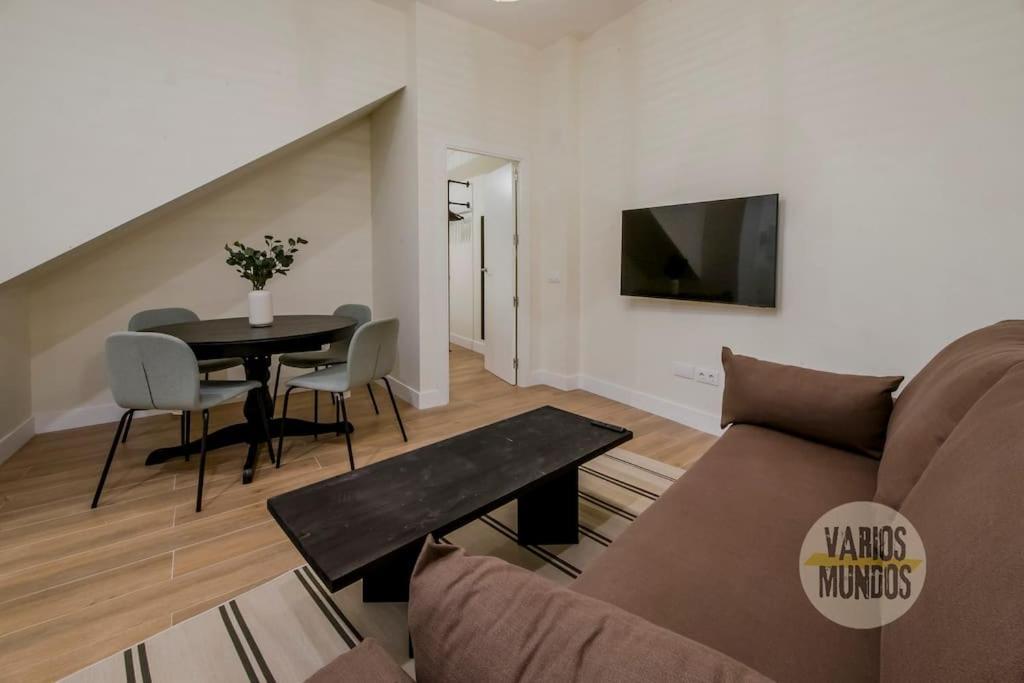 Apartamento Cozy Y Centrico 6pax En Plaza Del Carmen E2 Madrid