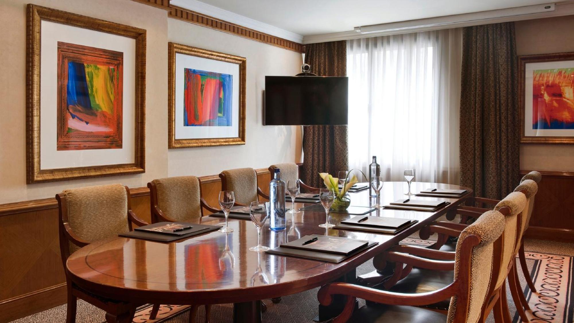 Intercontinental By Ihg Hotel 5*