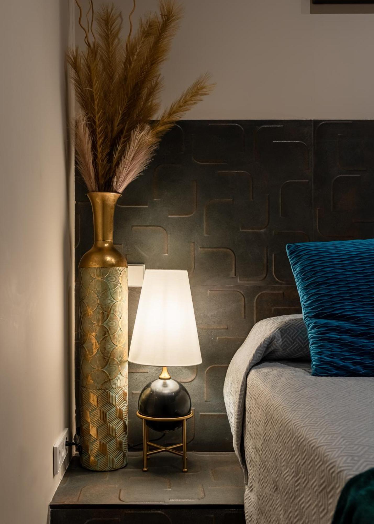 Deluxe Reina Sofia Atocha Comfy *