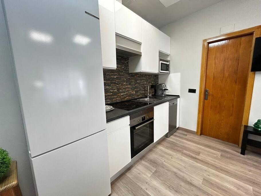Apartamento Amueblado En El Centro De *