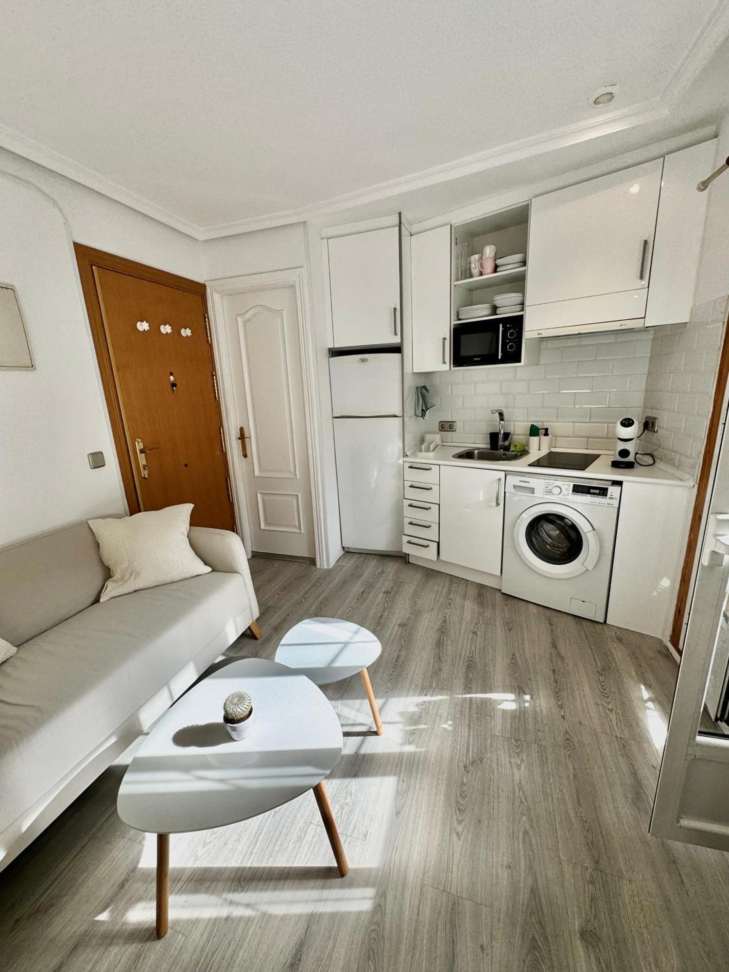 Lovely Balcony Center Apartamento *