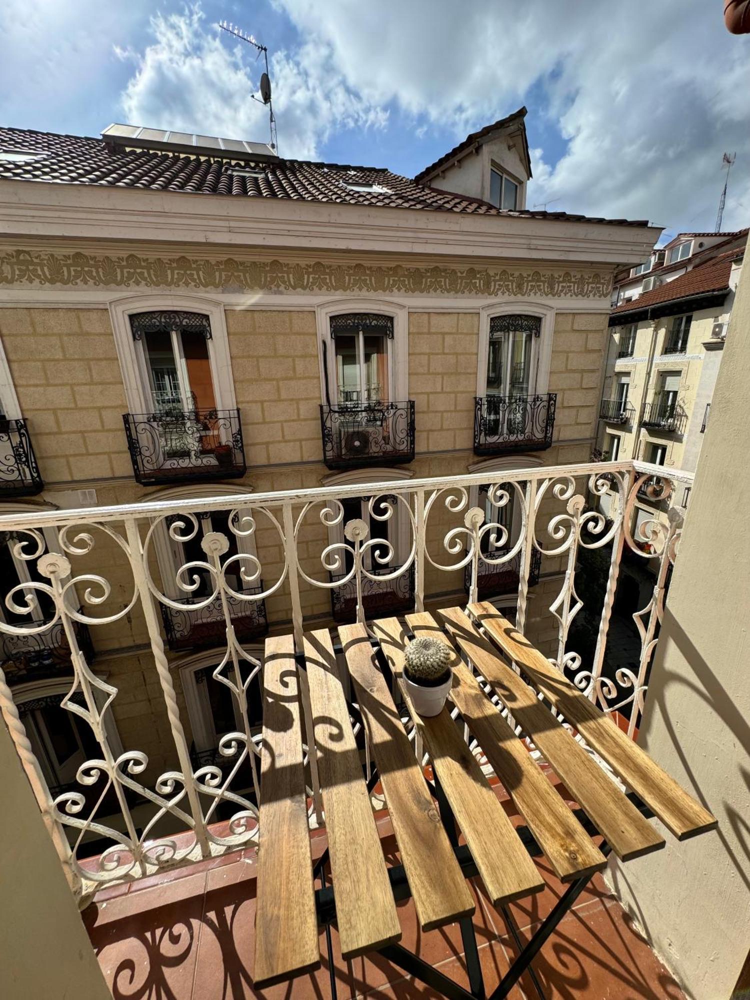 Lovely Balcony Center Apartamento *