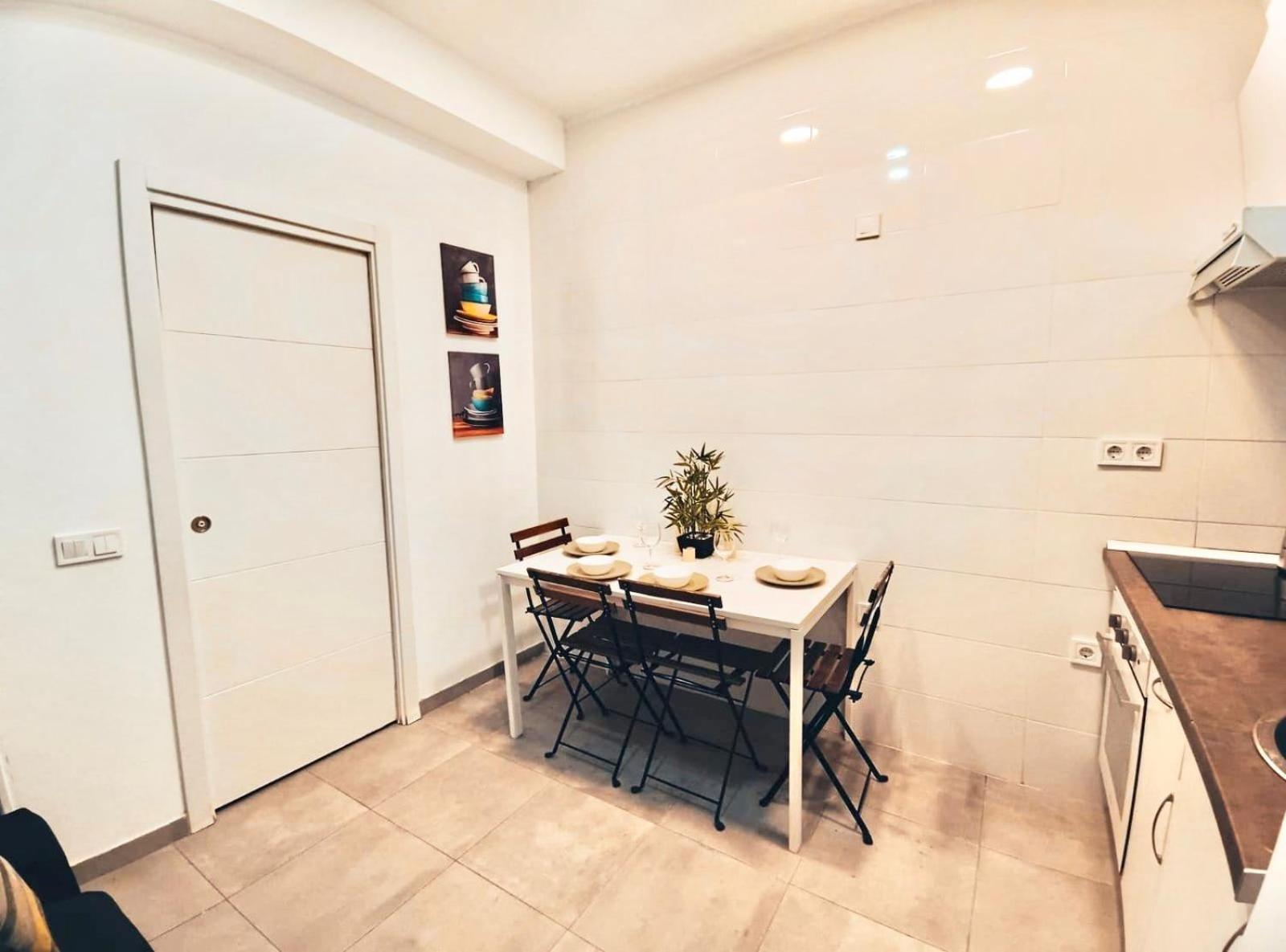 Metro Avenida De America 02 Apartamento