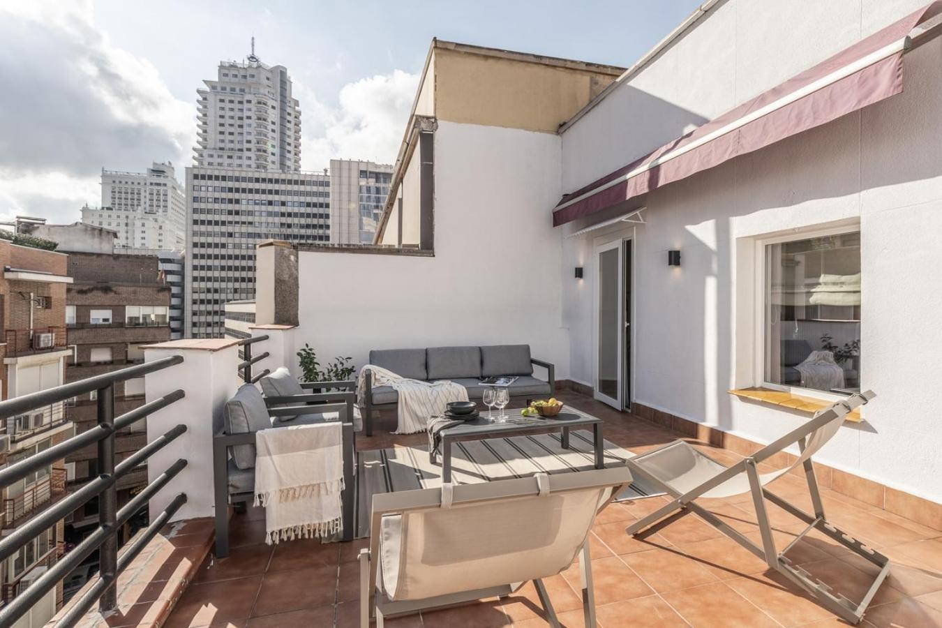 Trentola - 3 Bedroom In Malasana Apartamento