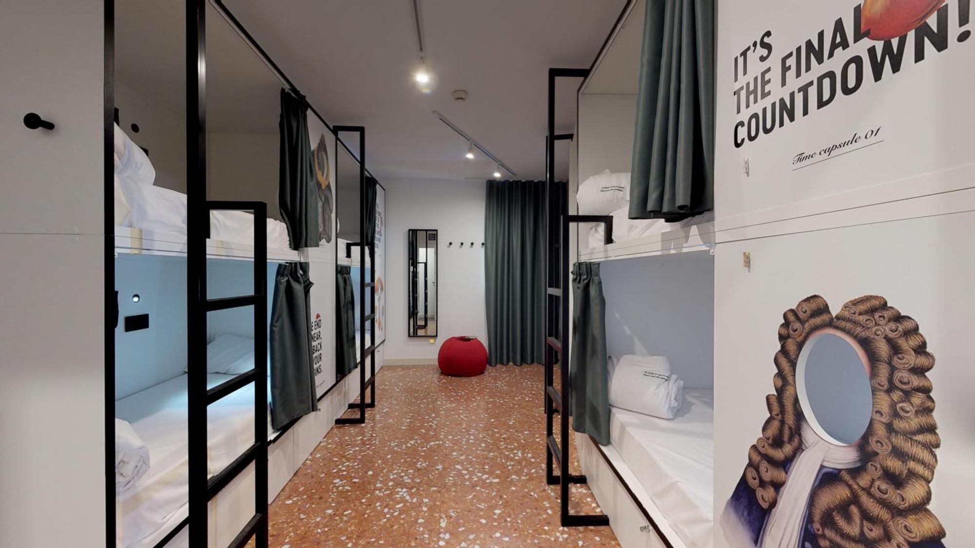 2060 The Newton Hostal Madrid