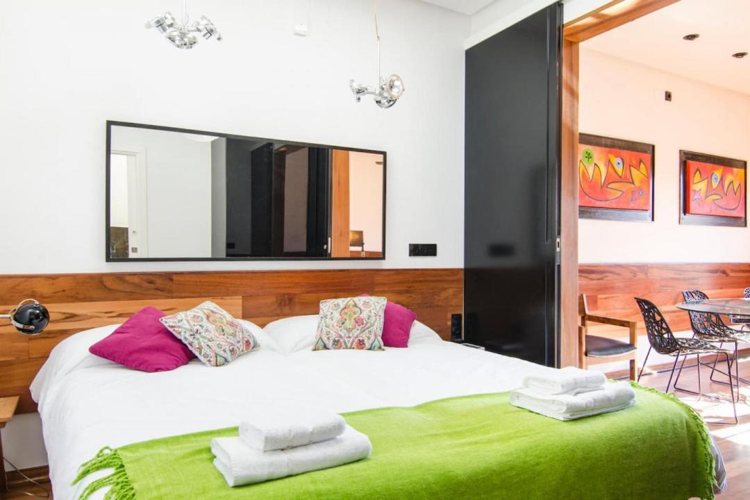 3bedrooms 2bathrooms Furnished - Lavapies - Bright Apartamento *