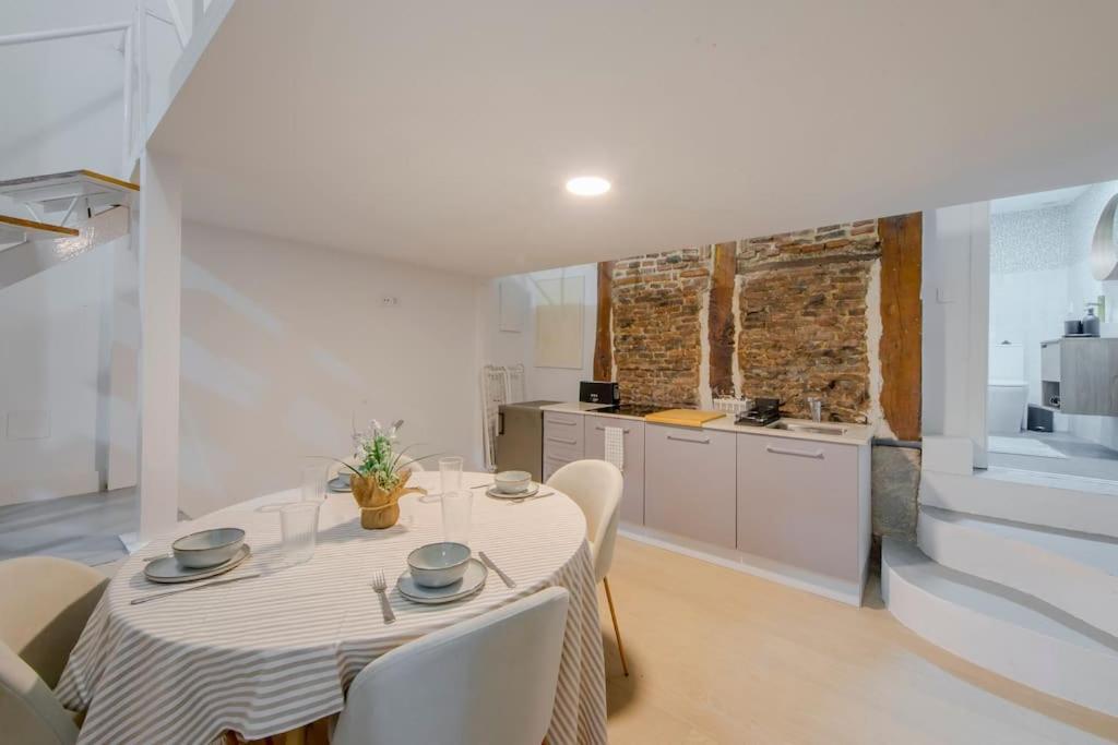 Luxury In The Center Apartment