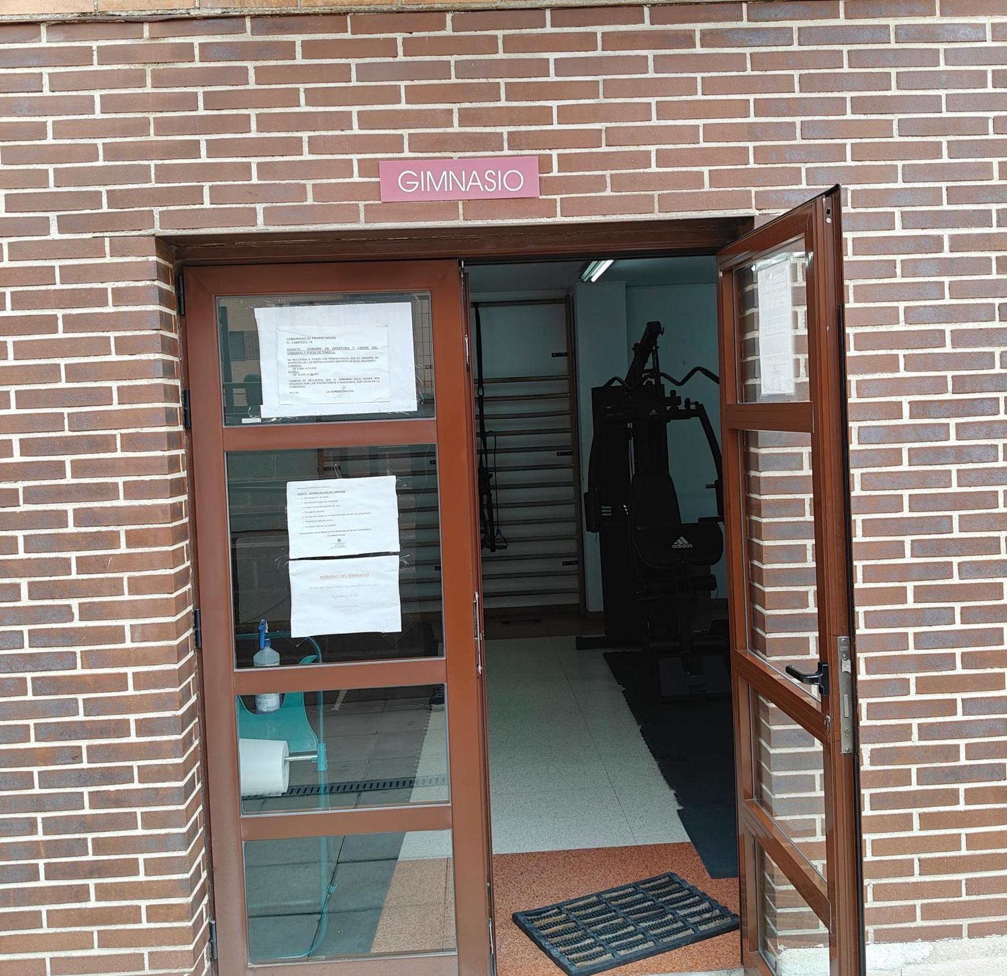 Deyanira 59 Airport Ifema