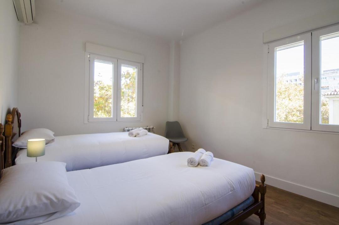 2 Bedrooms 2 Bathrooms Furnished - Bernabeu - Business Area With Terrace - Minty