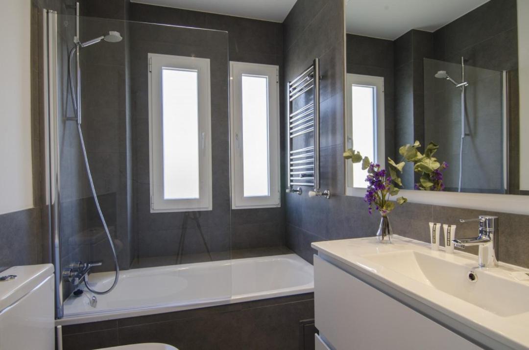 2 Bedrooms 2 Bathrooms Furnished - Bernabeu - Business Area With Terrace - Minty Apartamento