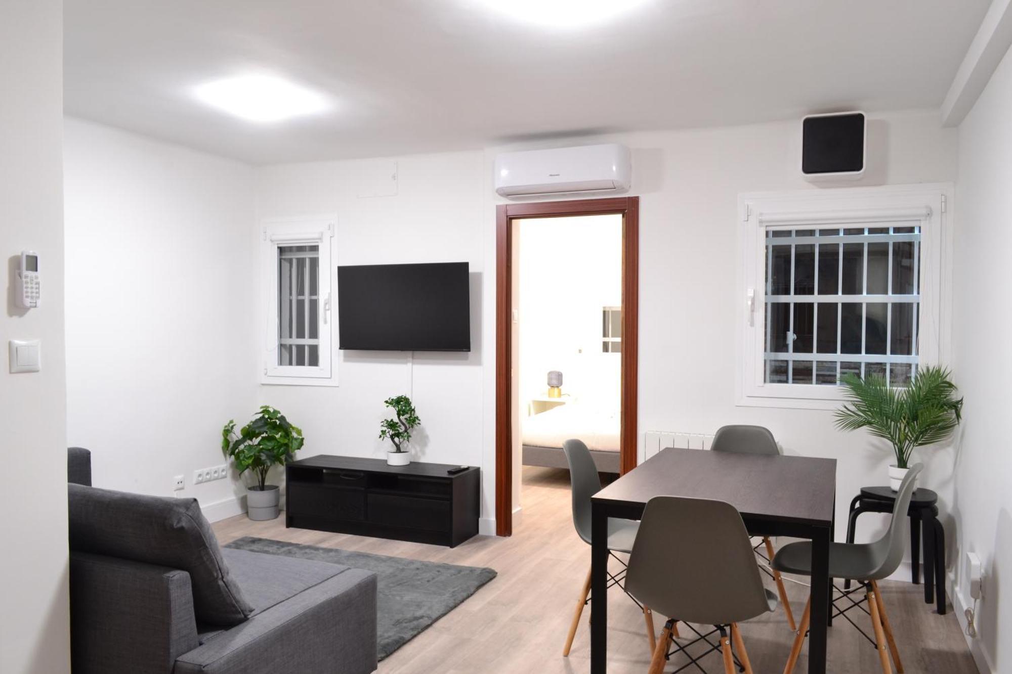 Bonito Caja Magica Apartamento Madrid