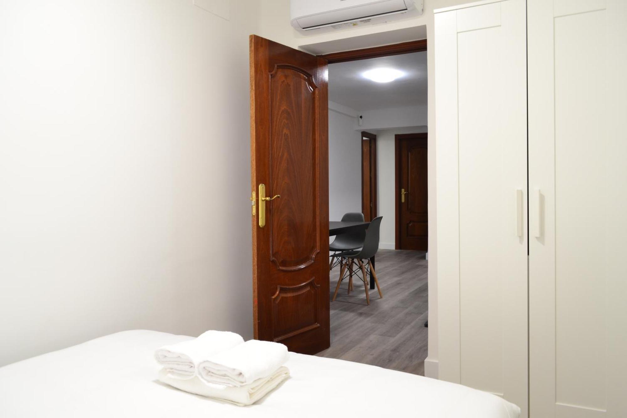Bonito Caja Magica Apartamento Madrid