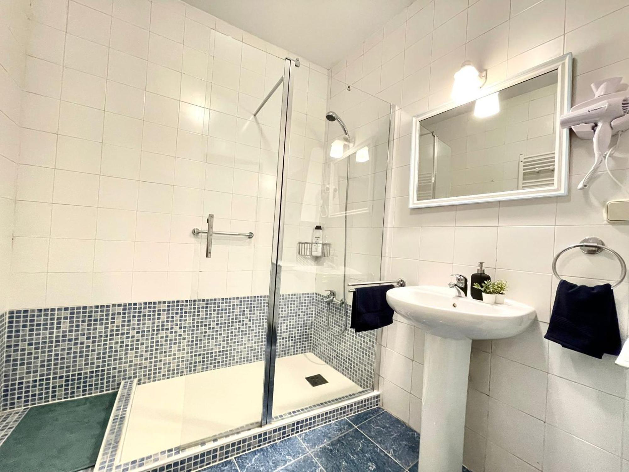 Centric Madera Gran Via Hostal Madrid