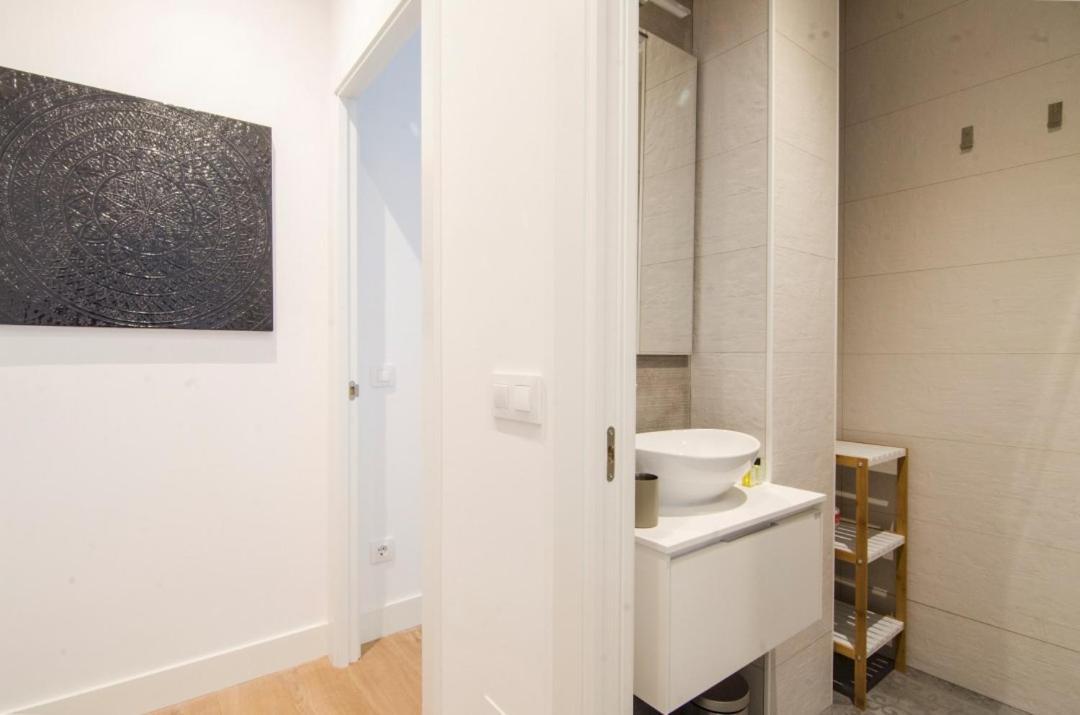 Modern And Cozy- 2 Bedrooms 2 Bathrooms- San Eugenio- Mintystay Apartment Madrid