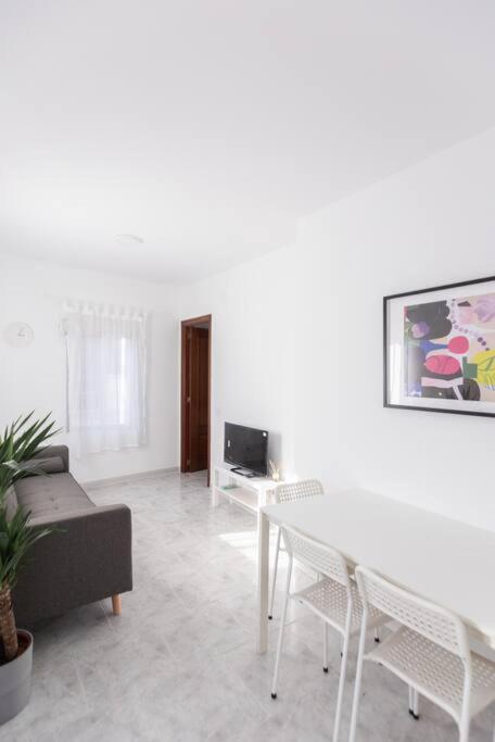 Tetuan Ground Floor With Wifi * Madrid