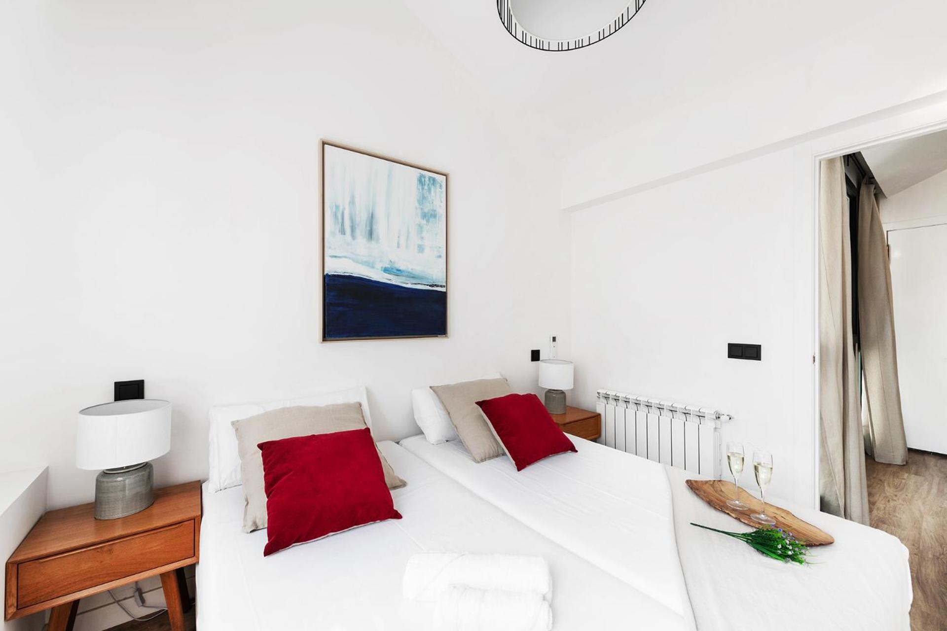Bright Cozy -2beds 1bath-tirso De Molina *