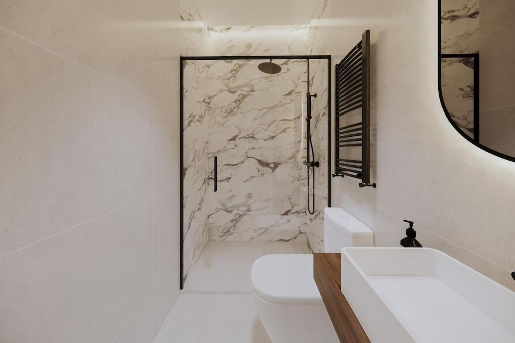 Fuencarral Living 7br 7bh Сasa de vacaciones Madrid