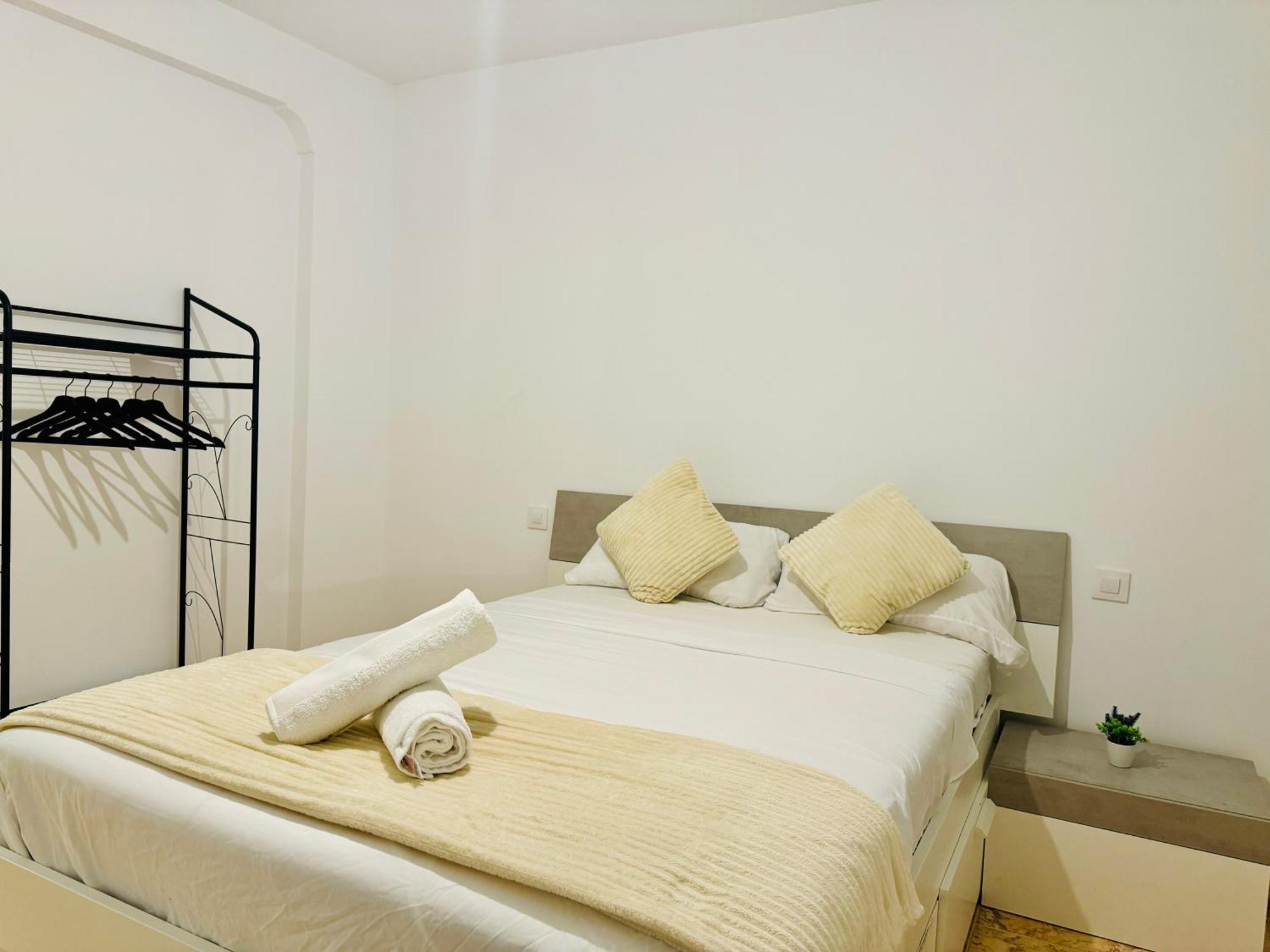 Apartamento Pisos Baraja Gl *