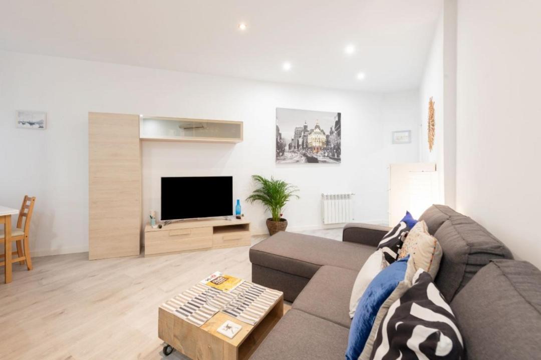 2bd 1bth Furnished - Nuevos Ministerios Apartamento *