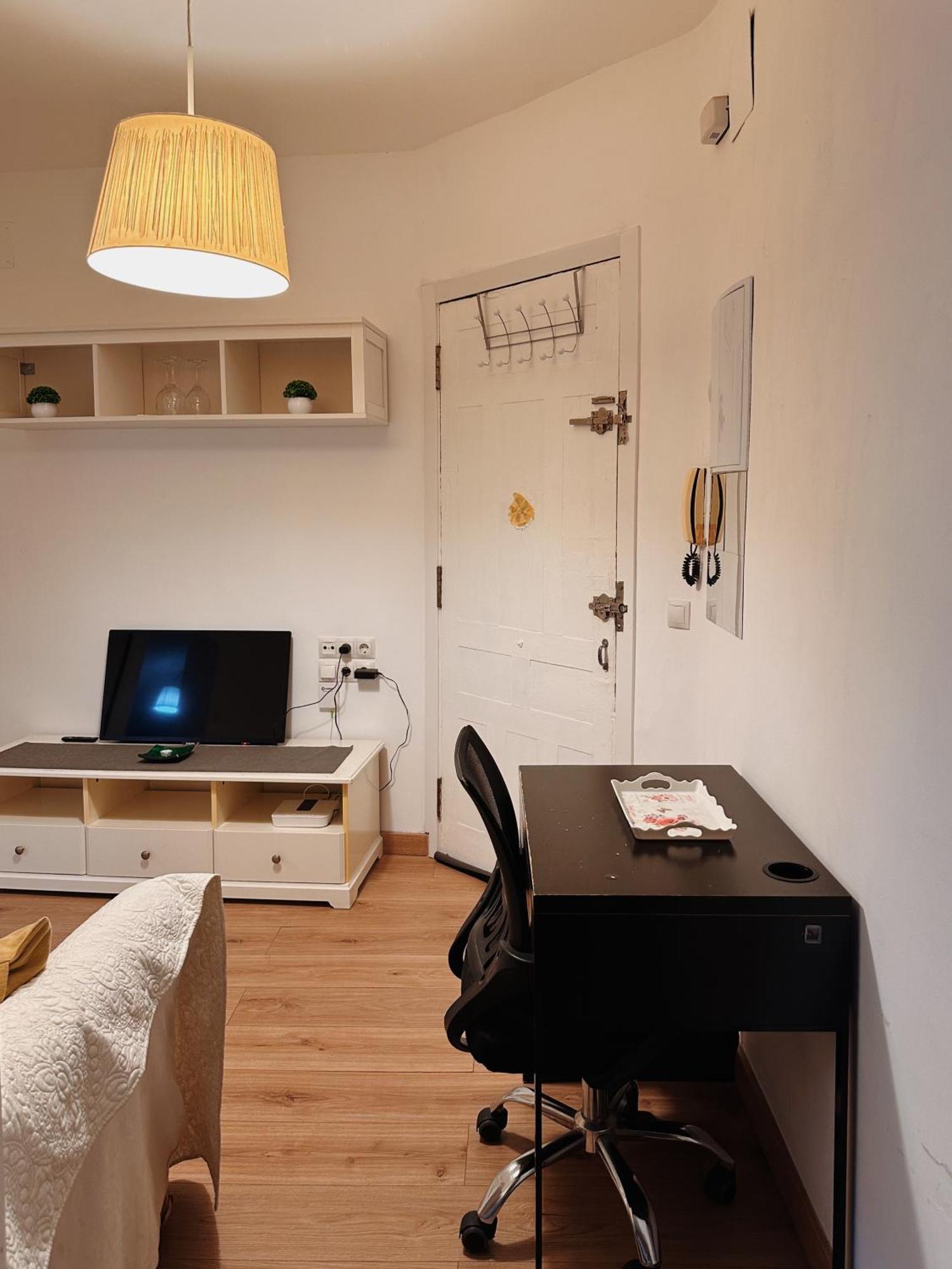 Buhardilla En Lavapies Cerca De Atocha Apartamento *