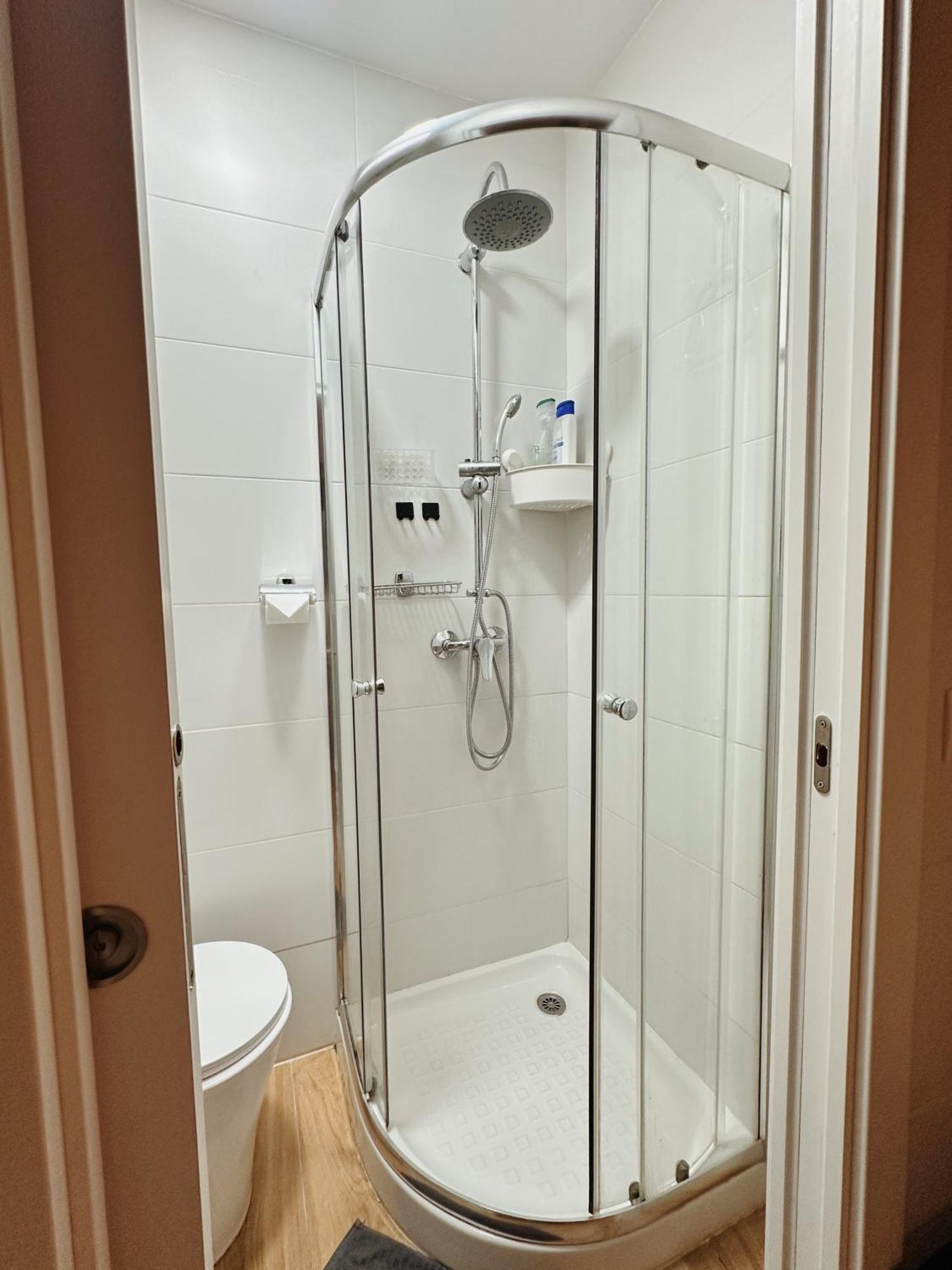 Apartamento Buhardilla En Lavapies Cerca De Atocha Madrid