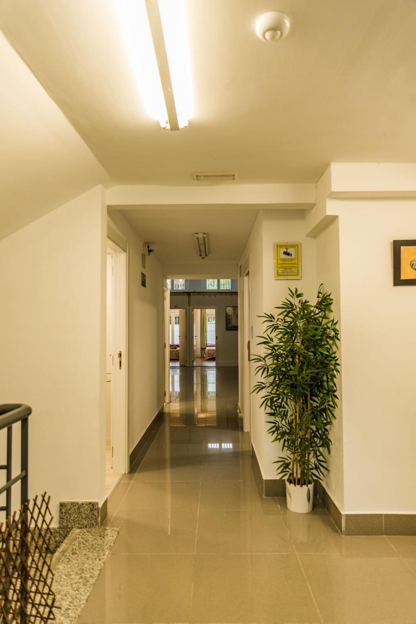 Isabel Hotel *