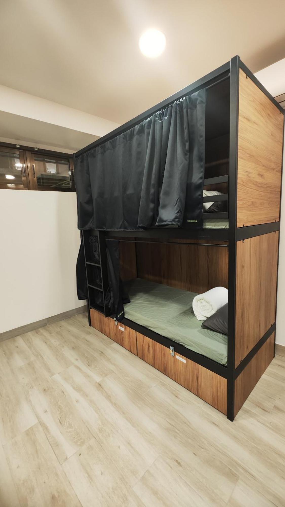 Only For Women Madrid-sol Hostal Madrid